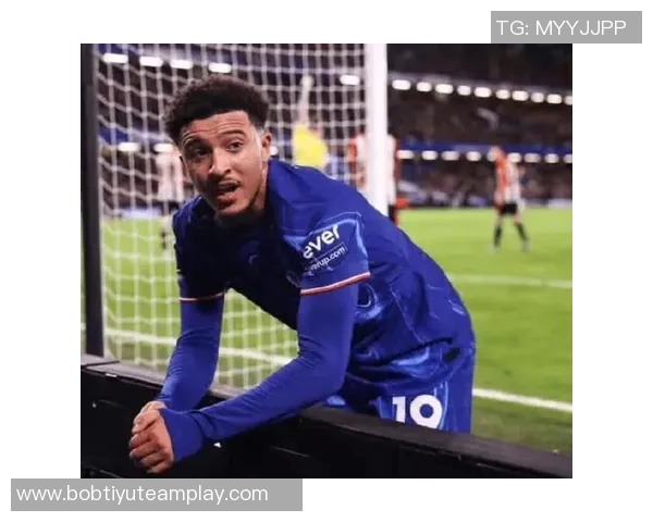 桑乔表现低迷被换下场5场比赛未能进球助攻引发热议