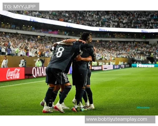 皇马与尤文高层会晤礼物传情展现友好合作意愿